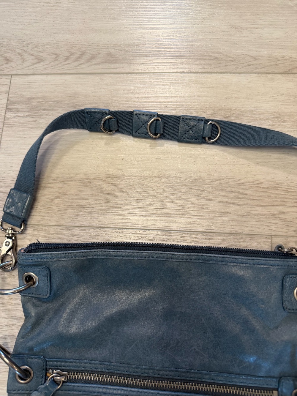 The Sak Leather Blue Crossbody Bag Purse Wear Multiple Ways Boho Travel Y2K - Picture 12 of 16